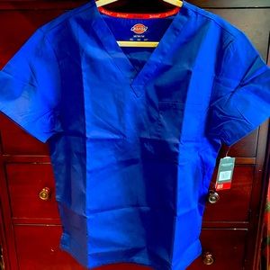 NWT Dickies scrub top
